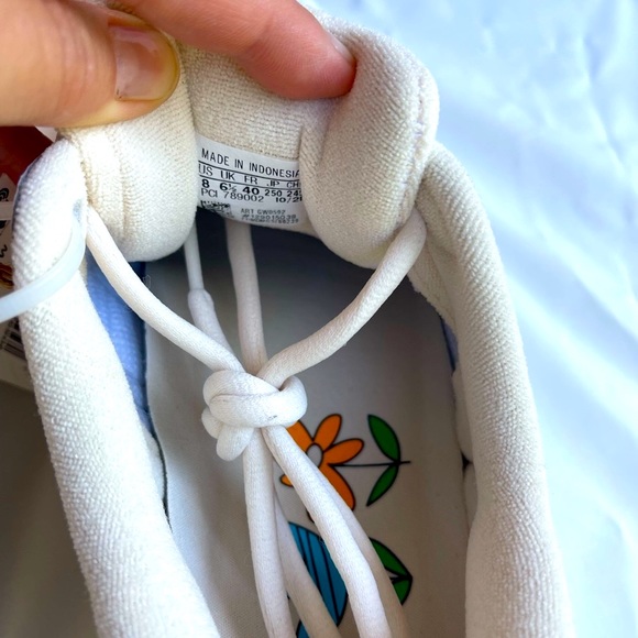 Adidas sneakers size 8 Always original patch new without box. - Picture 3 of 3